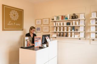 Salon de Manucure Spa Les 5 sens 0