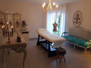 Salon de Manucure Charmes D'Antan 0