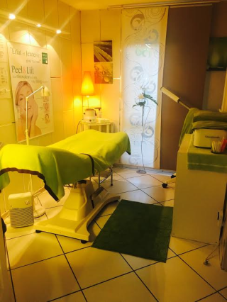 Salon de Manucure Coiffure Christiane 0