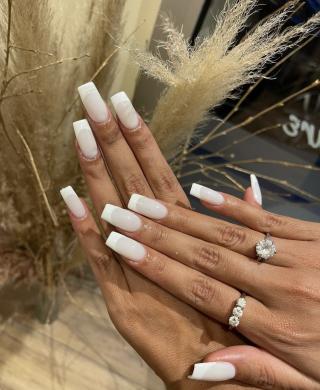 Salon de Manucure Au Salon D'or 0