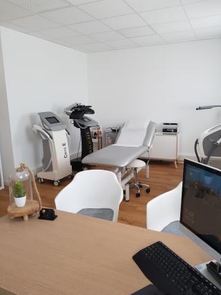 Salon de Manucure LE BELESSO - Centre de medecine esthétique et laser 0