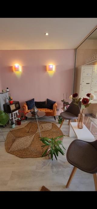 Salon de Manucure Candy esthétique extension cils epilation laser hommefemme microblading maquillage permanent vernis semiper soins visage 0