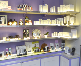 Salon de Manucure Institut de Beauté Adonis - Yon-Ka Toulouse 0