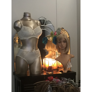 Salon de Manucure Princesse A Prothesiste Capillaire et Mammaire Médicalisé Clamart (sur rendez-vous) 2