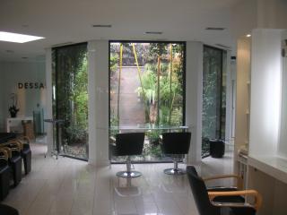 Salon de Manucure DESSANGE - Coiffeur Enghien Les Bains 2