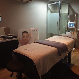 Salon de Manucure ADONIA INSTITUT 0