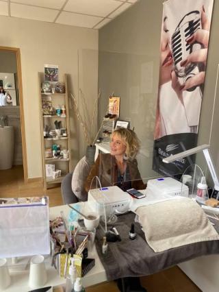 Salon de Manucure Salinas Annabelle 0