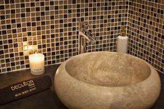 Salon de Manucure UN TEMPS POUR ELLE 0