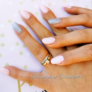 Salon de Manucure Pand'or & Paillettes 0