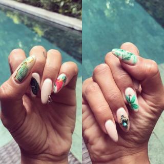 Salon de Manucure Beauty cowork esthétique - tatoo - cils - ongles -piercing - maquillage permanent - drainage lymphatique RENATA - formation 0