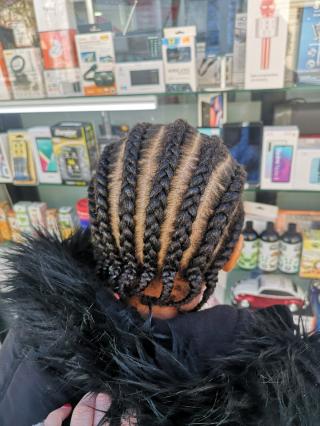 Salon de Manucure GBD Coiffure Afro 0