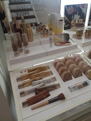 Salon de Manucure Dermessence 2