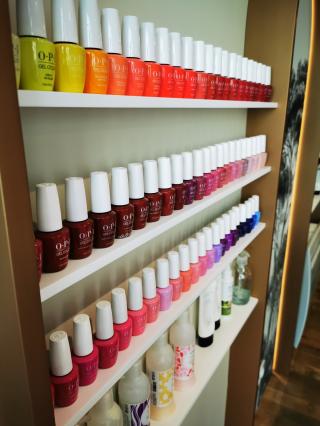 Salon de Manucure Des Ongles A Part 0