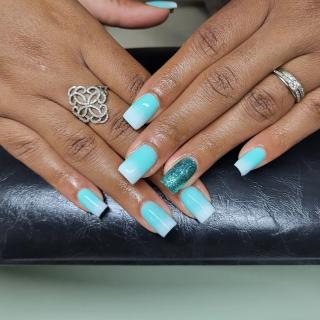 Salon de Manucure C NAILS ART & Beauty Prothésiste ongulaire, Onglerie, Spécilalisée nail art, Extensions de cils, VAUREAL 95 2