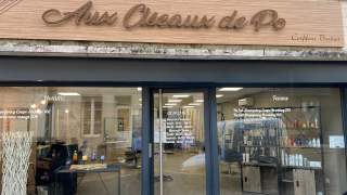 Salon de Manucure Aux Ciseaux de Po’ Coiffeur - Barbier - 0