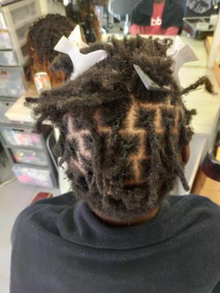 Salon de Manucure king's afro coiffure 0