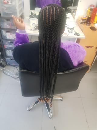 Salon de Manucure king's afro coiffure 0