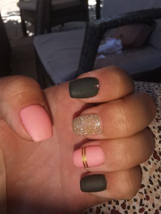 Salon de Manucure L'écrin à vernis (ongles, coiffure) 0