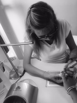 Salon de Manucure Emeline Esthétique 0