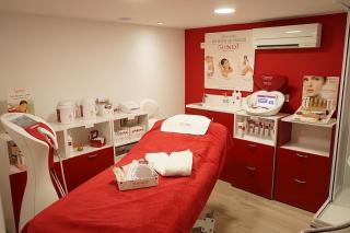 Salon de Manucure Institut Guinot 1