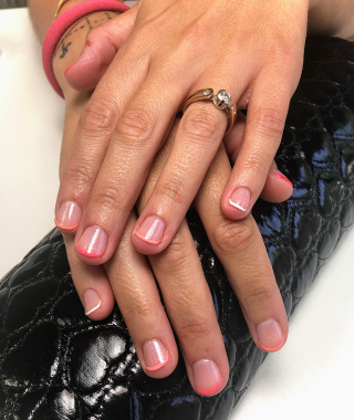 Salon de Manucure Le Salon d'Olympe - Prothésiste Ongulaire 0