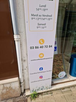 Salon de Manucure Caroline Esthetique 0