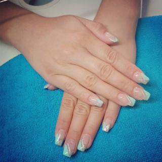 Salon de Manucure Mes p'tits instants à moi 0