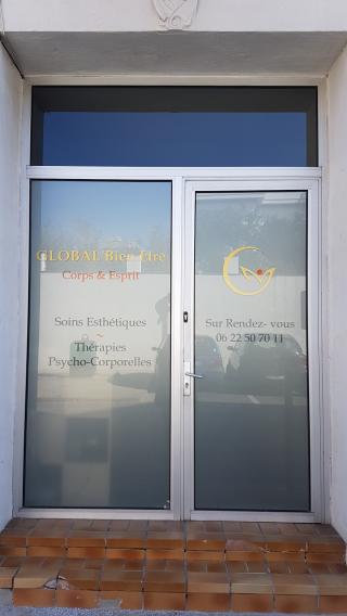 Salon de Manucure Global Bien Etre by Institut Marina 0