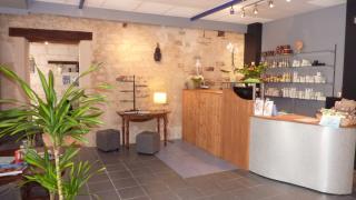 Salon de Manucure CAPRICE - Spa et Beauté 0