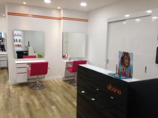 Salon de Manucure CAMILLE ALBANE 0