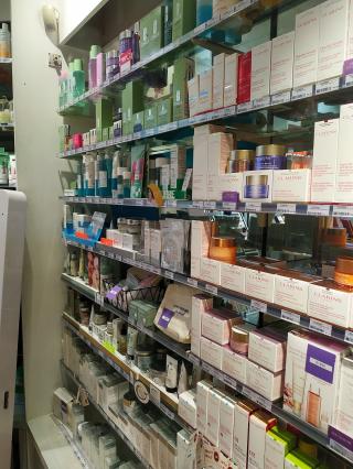 Salon de Manucure Marionnaud - Parfumerie & Institut 0