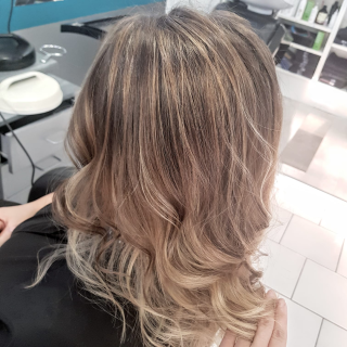 Salon de Manucure Evolu Tif & Beauty 0