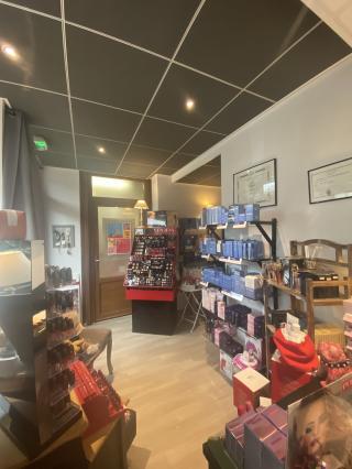 Salon de Manucure Beauty Land 0