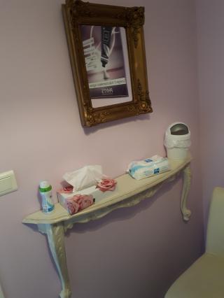 Salon de Manucure L'essenti'elle 0