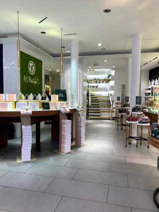 Salon de Manucure Yves Rocher 2