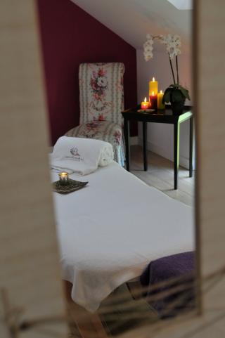 Salon de Manucure SPA LES BAINS DOUCHES 0