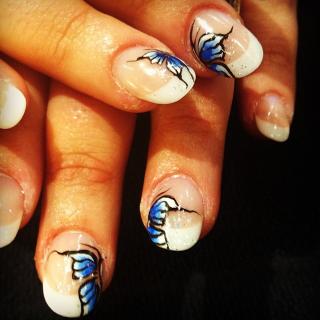 Salon de Manucure IS BEAUTY 0