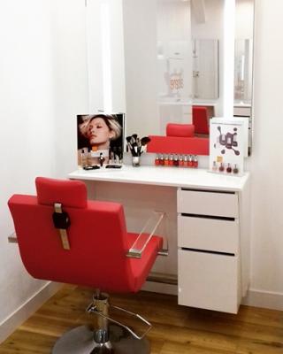 Salon de Manucure Camille Albane - Coiffeur Versailles 0