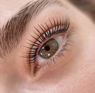 Salon de Manucure L'n beauty- Extensions de cils et Beauté 1