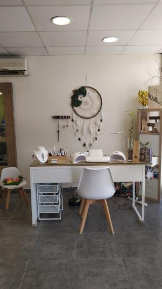 Salon de Manucure Esthéticienne & Prothésiste ongulaire. 