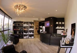 Salon de Manucure Marion Beauté PHIBROWS chez Institut Prestige Beauté 1