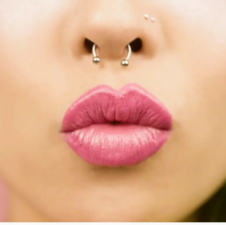 Salon de Manucure Pircing extension de cils 2