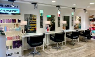 Salon de Manucure Headhunters Hair And Beauty 0