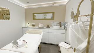 Salon de Manucure Institut Guinot Marines 0