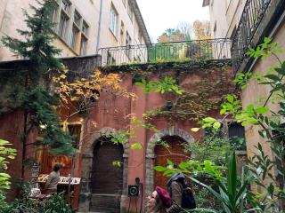 Salon de Manucure Belle de Maïa . Maison de Beauté 0