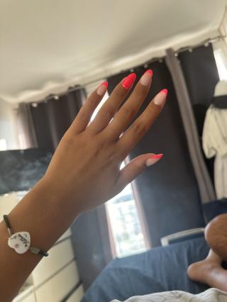 Salon de Manucure Les Ongles Rient 0