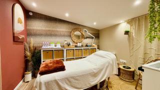 Salon de Manucure L’indispensable Beauté et Bien-être 0