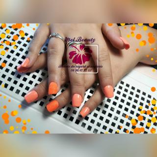 Salon de Manucure Mel beauty truck 0