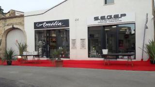 Salon de Manucure Institut de beauté Amélia - parfumerie 0