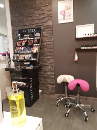 Salon de Manucure Esthetic Center 0